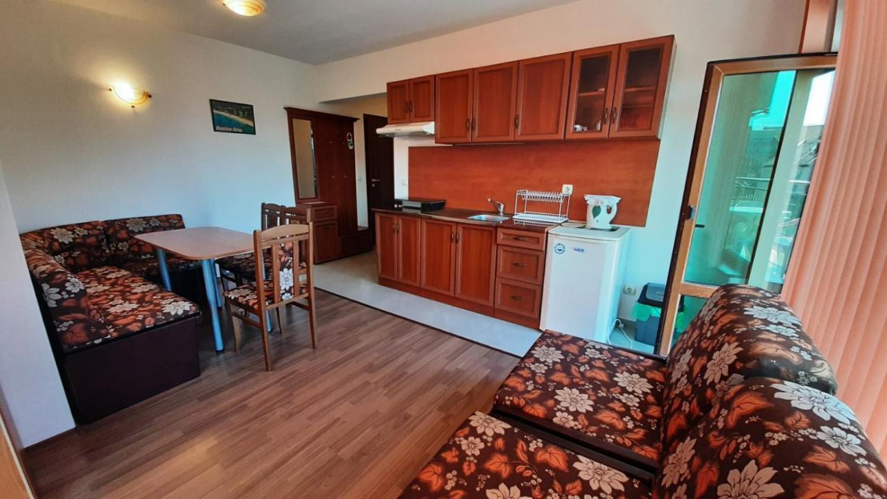 Adri Guest House Nessebar Eksteriør billede